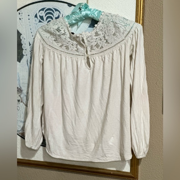 Girls lace flowy top - Picture 2 of 2